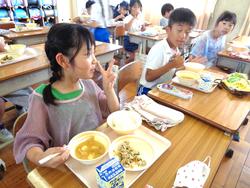 2年生給食の時間