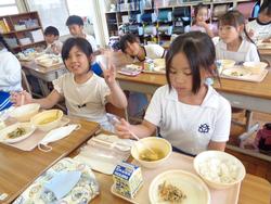 2年生給食の時間