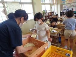 2年生給食の時間