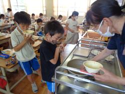 2年生給食の時間