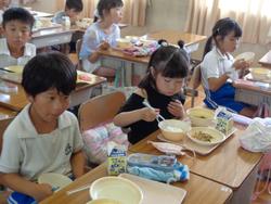 2年生給食の時間