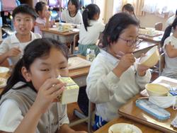 2年生給食の時間
