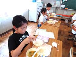 3年生給食の時間