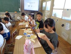 3年生給食の時間