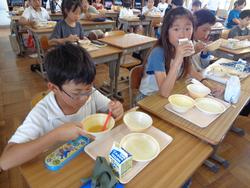 5年生給食の時間
