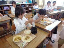 5年生給食の時間
