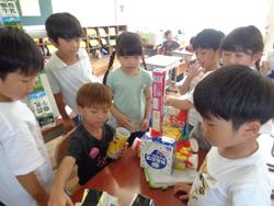 1年生 算数と図工の授業