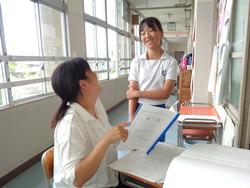 1学期の通知表を配布