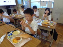 3年生給食の時間
