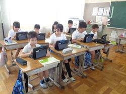 3年生理科の授業（自習）