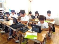 3年生理科の授業（自習）