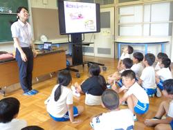 2年生「おなか元気教室」の様子