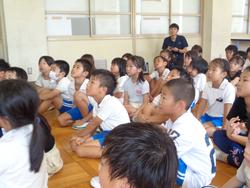 2年生「おなか元気教室」の様子