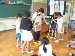 2年生「おなか元気教室」の様子