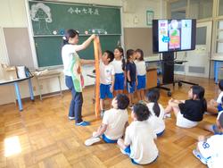 2年生「おなか元気教室」の様子