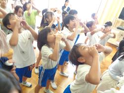 2年生「おなか元気教室」の様子