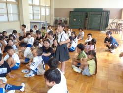 2年生「おなか元気教室」の様子
