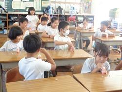 2年生「おなか元気教室」の様子