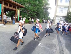 学校出発