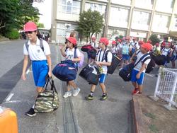 学校出発