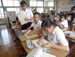 教育実習生研究授業（6年生）
