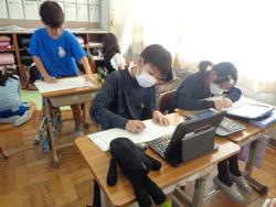 4年生国語と社会の授業