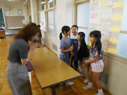 2年生町探検での学びを発表