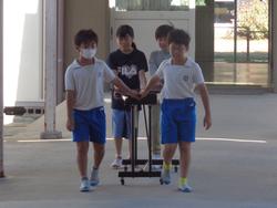 音楽会に向けて体育館練習の準備