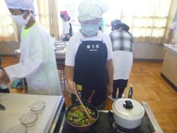 6年生調理実習の様子