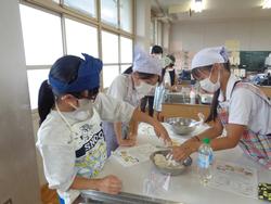 家庭科クラブの様子