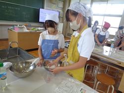 家庭科クラブの様子