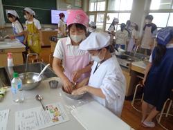 家庭科クラブの様子