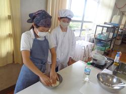 家庭科クラブの様子