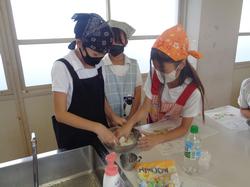 家庭科クラブの様子