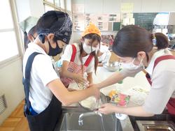家庭科クラブの様子