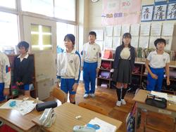 6年生教室で歌の練習
