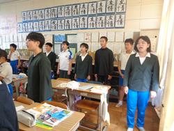 6年生教室で歌の練習