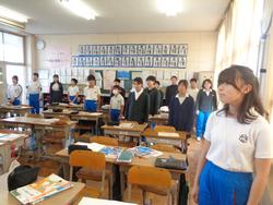 6年生教室で歌の練習