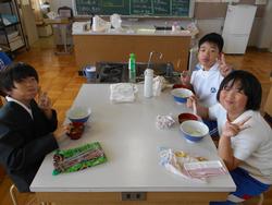 5年生家庭科の授業（調理実習）