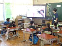 1年生図工の授業