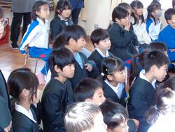 1年生糸車をまわしてみたよ