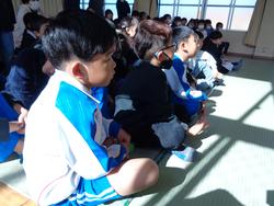 1年生糸車をまわしてみたよ