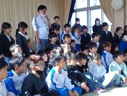 1年生糸車をまわしてみたよ