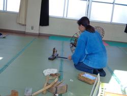 1年生糸車をまわしてみたよ