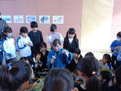 1年生糸車をまわしてみたよ