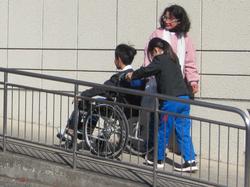 4年生車椅子体験の様子