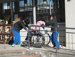 4年生車椅子体験の様子