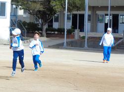 業間休みの外遊び