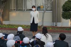 6年生修学旅行出発式の様子