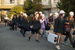 6年生修学旅行出発式の様子